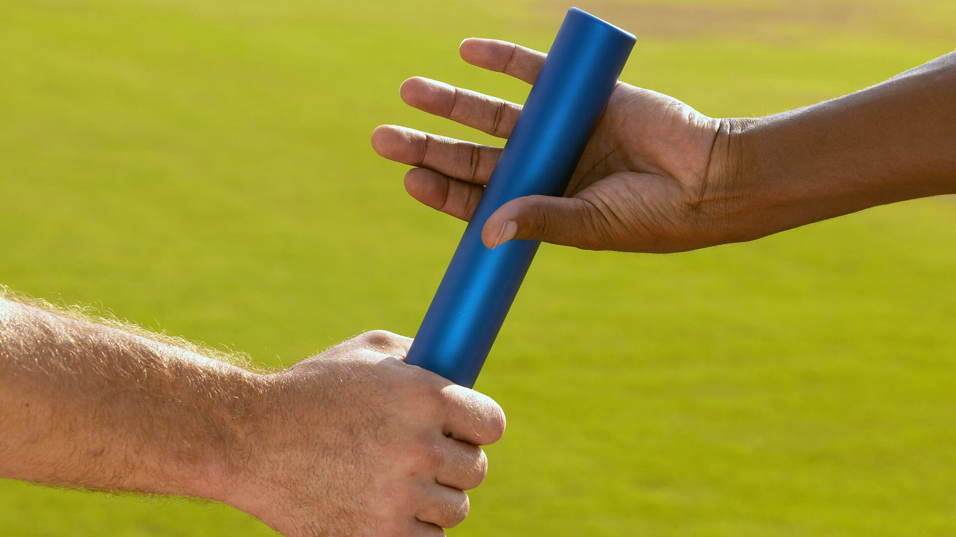 当场MVP：王强凭借关键球荣获“当日之星”！，王强在干什么